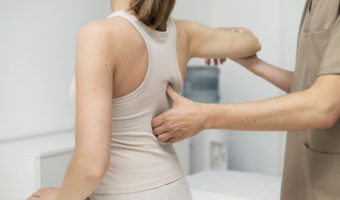 enfermeira-cuidando-do-paciente