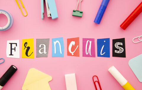 francais-lettering-pink-background